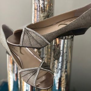 BRAND NEW!!  Nina Rojean/Romance Size 8.5